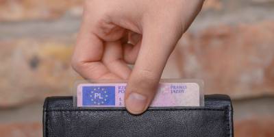 Ile kosztuje prawo jazdy i egzamin? Pełny cennik 2026 + kalkulator kosztów